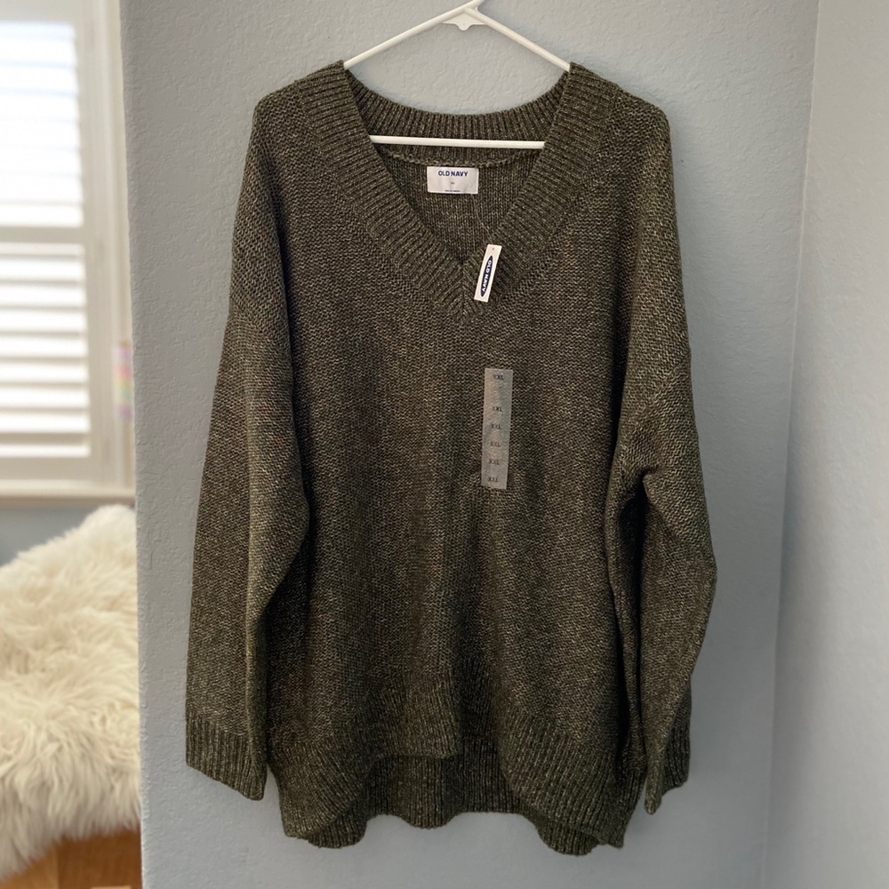 Women’s V-neck Sweater